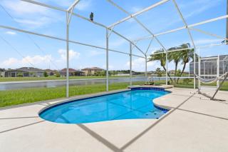 Brand "New" Oasis Smart TVs Pool Games 4 Beds - Kissimmee - 9
