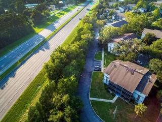 Uptown Livin' - 2 QB, 500MB WIFI & Balcony - Gainesville - 7