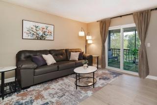 Uptown Livin' - 2 QB, 500MB WIFI & Balcony - Gainesville - 5
