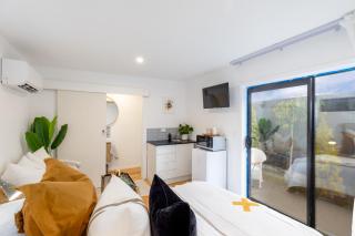 merivale separate studio - Christchurch - 3