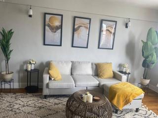 Stylish- 1 bed room spacious APT - 0