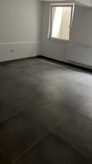 Private Wohnung mit 5 Zimmer - 0