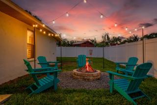 Family Oasis w Heated Pool, Hot Tub, Game Room & EV Chrger- Near Beaches - 7