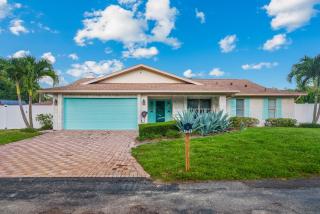 2026 Schedule OPEN, FREE Heated Pool, Hot Tub, EV Chrger Bike to AMI, Games - 6