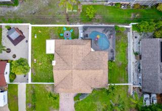 2026 Schedule OPEN, FREE Heated Pool, Hot Tub, EV Chrger Bike to AMI, Games - 4