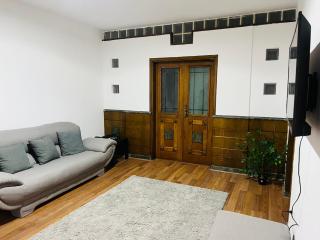 Charming 2-bedroom apartment with AC, WiFi in lovely Cairo Governorate - 6