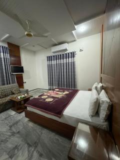 Comfort Rezidor Guest House - Kalar Goth - 9