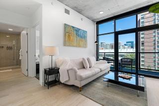 City Views! Luxury King bed gym pool HTub - American Towers Condominium - 4