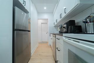 Quiet & Comfortable Double Private Room, Free Parking - Toronto - 1