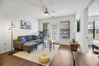 Lux 1B Near Downtown - Austin - 9