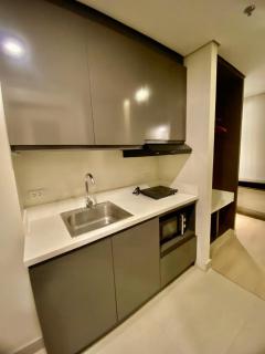 Luxe Suite Stays at Bonifacio Civic Center Tower - Manila - 8