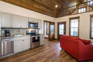 Elk Ridge Village 401B Cozy Cabin with views of Flathead Lake and the mountains - Lakeside - 7