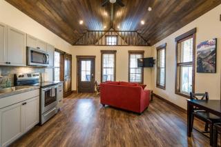 Elk Ridge Village 401B Cozy Cabin with views of Flathead Lake and the mountains - Lakeside - 6