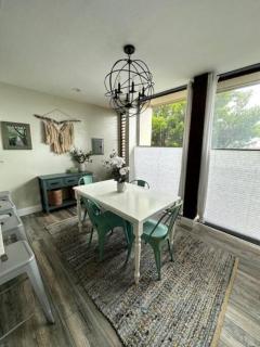 Valley Vibes and Beach Bliss Condo for Family Nomads - 1