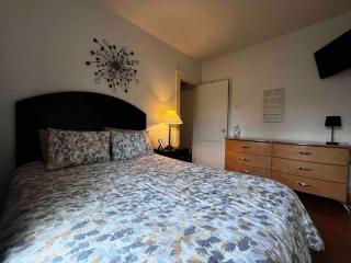 Comfortable 2-Bdrm Spacious Home with Wifi & Patio - Indianápolis - 1