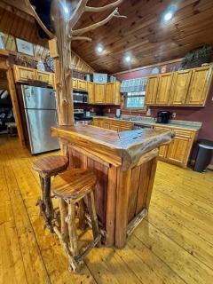 Moon Willow - one level cabin with 2 master suites - 4