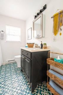 House with Great Beds, Full Kitchen, Fenced Yard - Albuquerque - 4