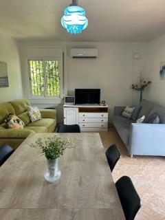 Whiskey on the Hill - 1