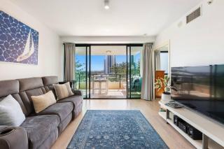 Park Views & Luxe Amenities in Broadbeach - 6