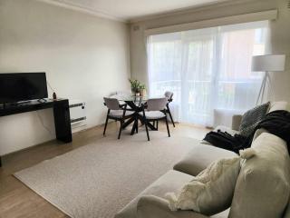 Cosy & Convenient Williamstown - 6