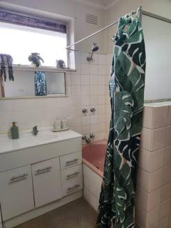 Cosy & Convenient Williamstown - 2