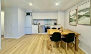 Central City Apartment 'The Olive' - 6