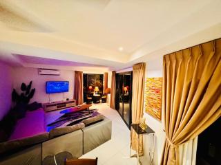 24'HR CHECK IN H'FLOOR SARADISE MERRITON RESIDENCY KUCHING LUXURY BALCONY FACING AIRPORT 3R2B-2Cpark - 1