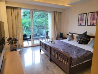 Entire Serviced Apartment in DLF-Phase 2 - 7