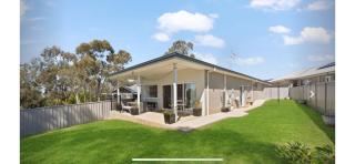 Hamptons House Mudgee -Lux Stays - Mudgee - 5
