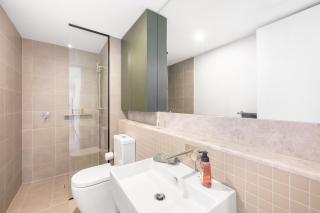 Central located 2 bedroom Apartment in Canberra with Parking - 3