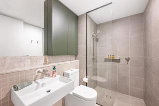 Central located 2 bedroom Apartment in Canberra with Parking - 4