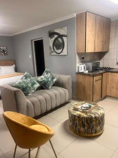 Mashobs Guest House - Sihangwane - 4