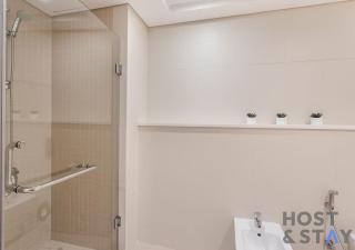 Elegant Beachfront Living at Al Bateen - Dubai - 2