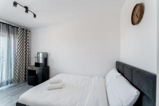 Gusta Cosy Apartment by BookingHost - 3