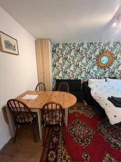 Cozy 1-BR Garden Flat For Up to 4 in East London - London - 8