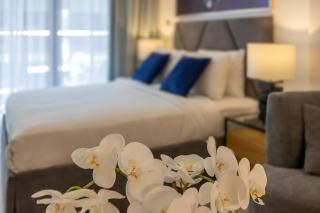 Cute studio in The Sterling by Omniyat - 4