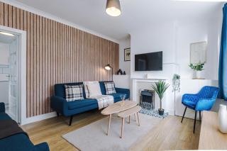 NEW! 3-Bed Home in Greater Manchester, Ideal for Long Term Stays & Large Groups, FREE Parking! - 6