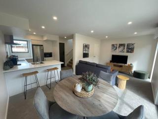 New And Serene Two Bedroom Townhouse Close to CBD - Christchurch - 0