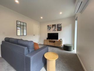 New And Serene Two Bedroom Townhouse Close to CBD - Christchurch - 8