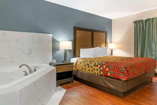 Econo Lodge - Traverse City - 2