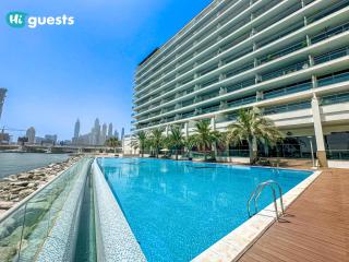 HiGuests - Premier Beachfront Stylish 2BR Apt Plus Maid Room - Dubai - 6