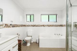 Family Coastal Escape Narrawallee NSW - Narrawallee - 2