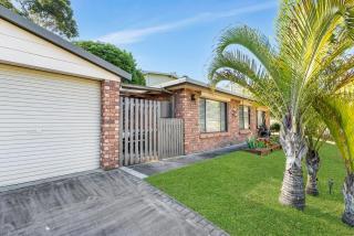Family Coastal Escape Narrawallee NSW - 3