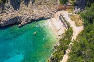 Unique villa on a rock, 50 meters from the beach, sea view - by TRAVELER tourist agency Krk - ID 2401 - Vrbnik - 3