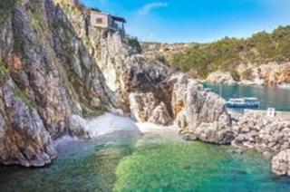 Unique villa on a rock, 50 meters from the beach, sea view - by TRAVELER tourist agency Krk - ID 2401 - Vrbnik - 4