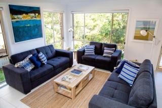 Blissful Stay Moments From the Beach - 4