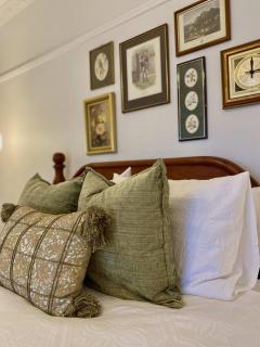 Deodar Cottage Amid Century Old Trees - Wentworth Falls - 1