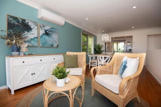 Beach House Ocean Views in Batehaven - 2