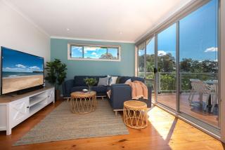 Beach House Ocean Views in Batehaven - Batehaven - 3