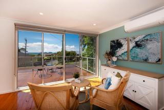 Beach House Ocean Views in Batehaven - 4